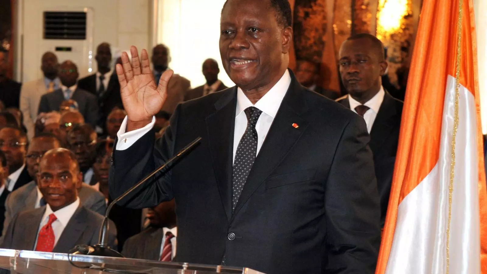 Alassane Ouattara jura el càrrec de president a Abidjan