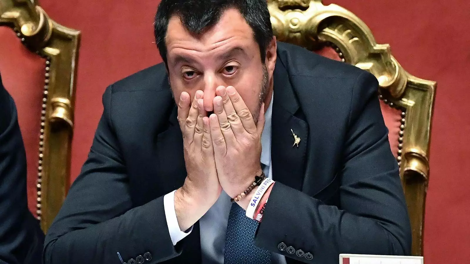 Salvini se salva de ser jutjat per bloquejar els immigrants al mar
