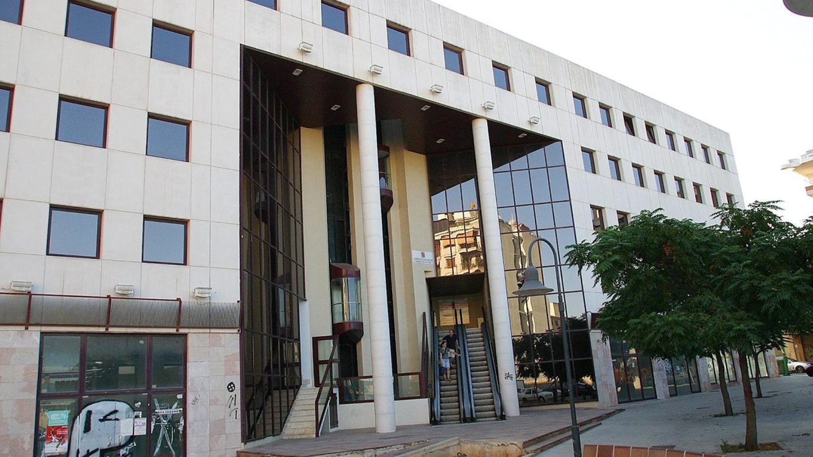 Interins diuen que Educació ofereix  7.500€ per fer currículums LOMQE
