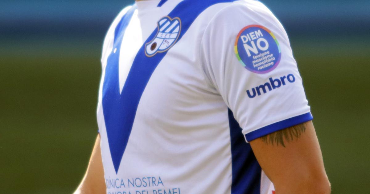 Els Mossos d'Esquadra investiguen una agressió amb arma blanca que va patir un seguidor de l'Europa de futbol aquest diumenge a Nou Barris, després del partit de...