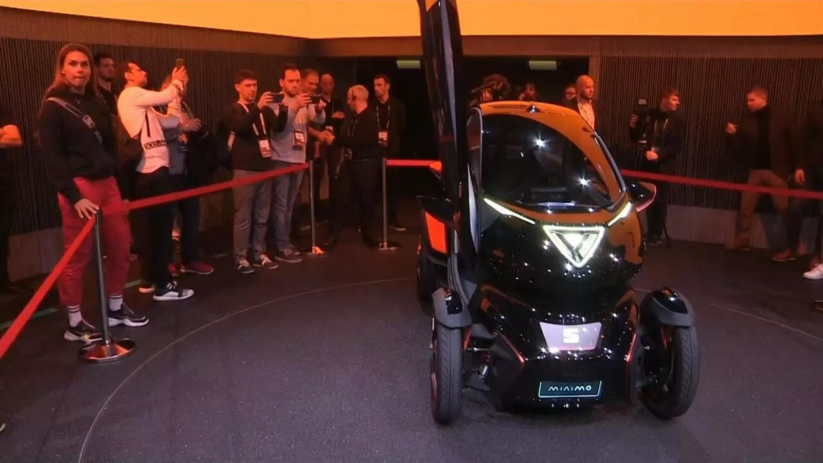 Minimó: un mini cotxe per al ‘carsharing’