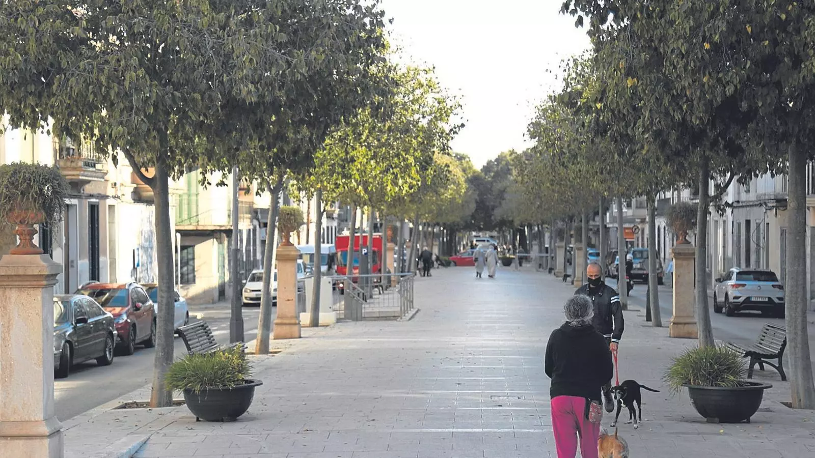 Carrers pràcticament buits de gent a Manacor.