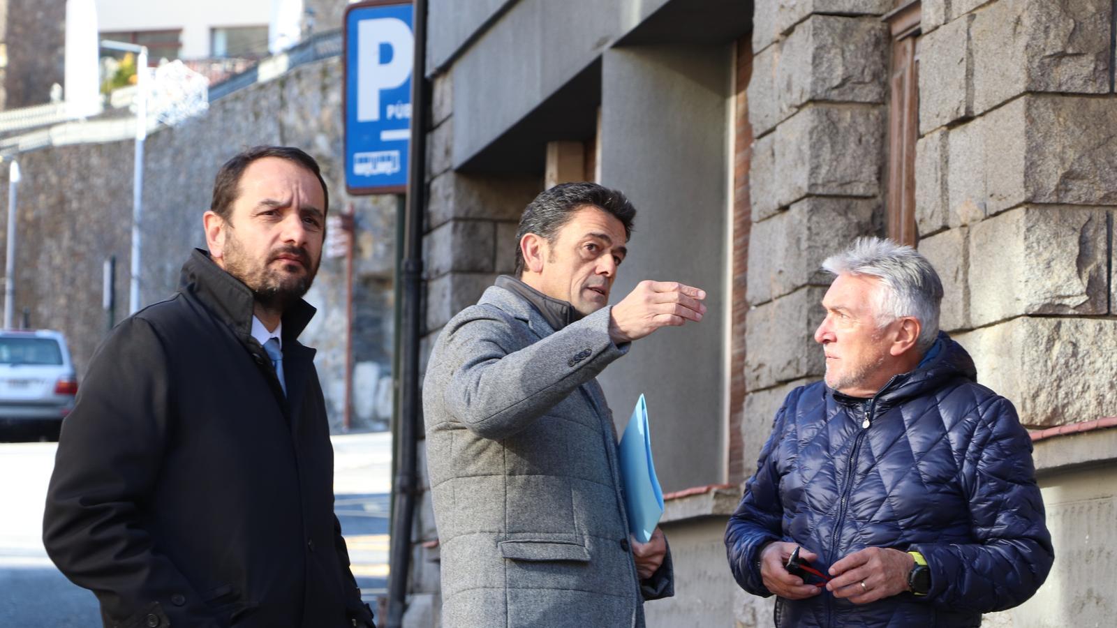 Josep Àngel Mortés amb en Jordi Serracanta i Antoni Escabrós. / COMÚ PER ORDINO.