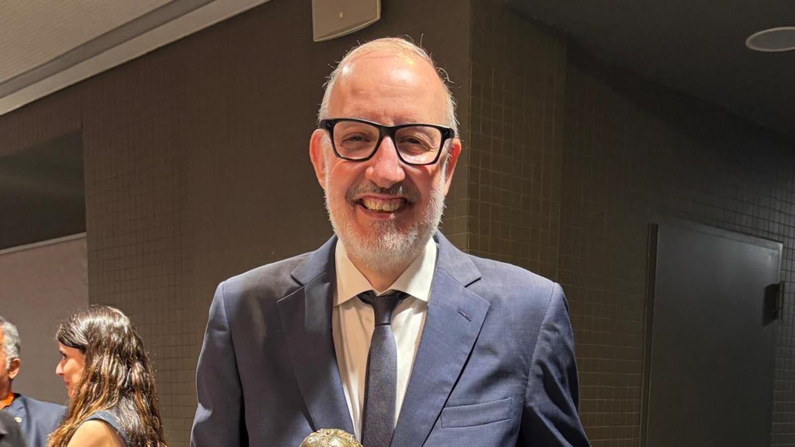Bassas, after collecting the prize