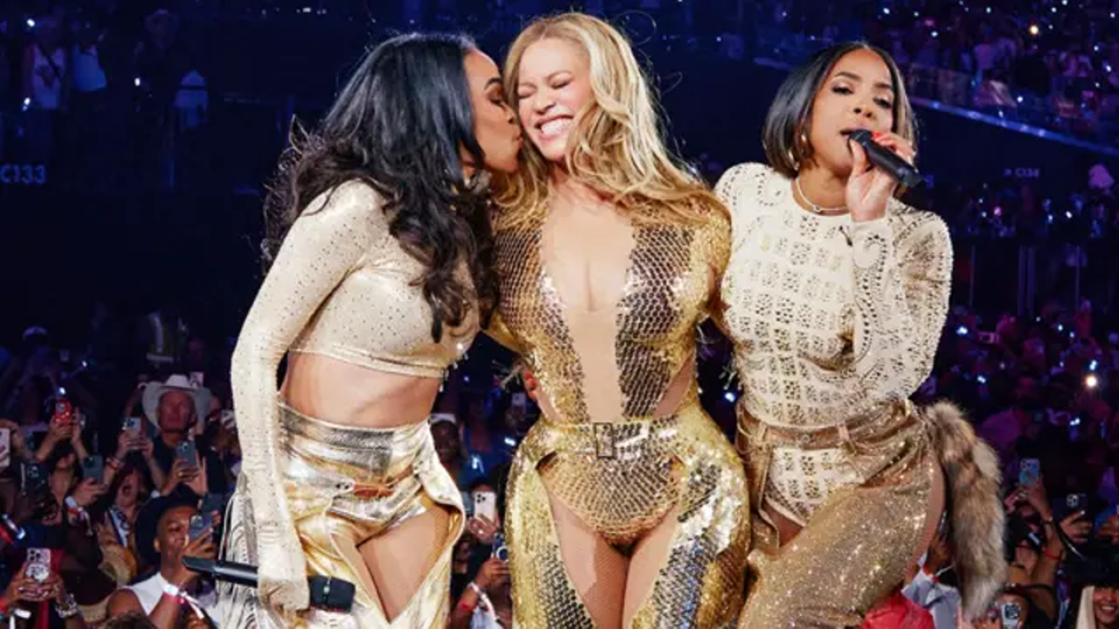 Destiny's Child appearance at Beyoncé's concert.