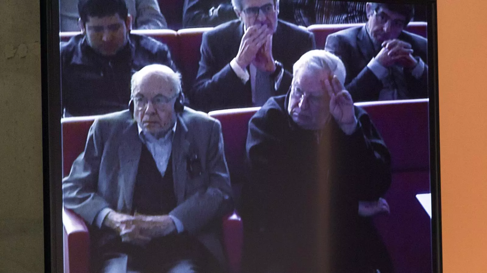 Jordi Montull i Fèlix Millet de costat seguint el judici