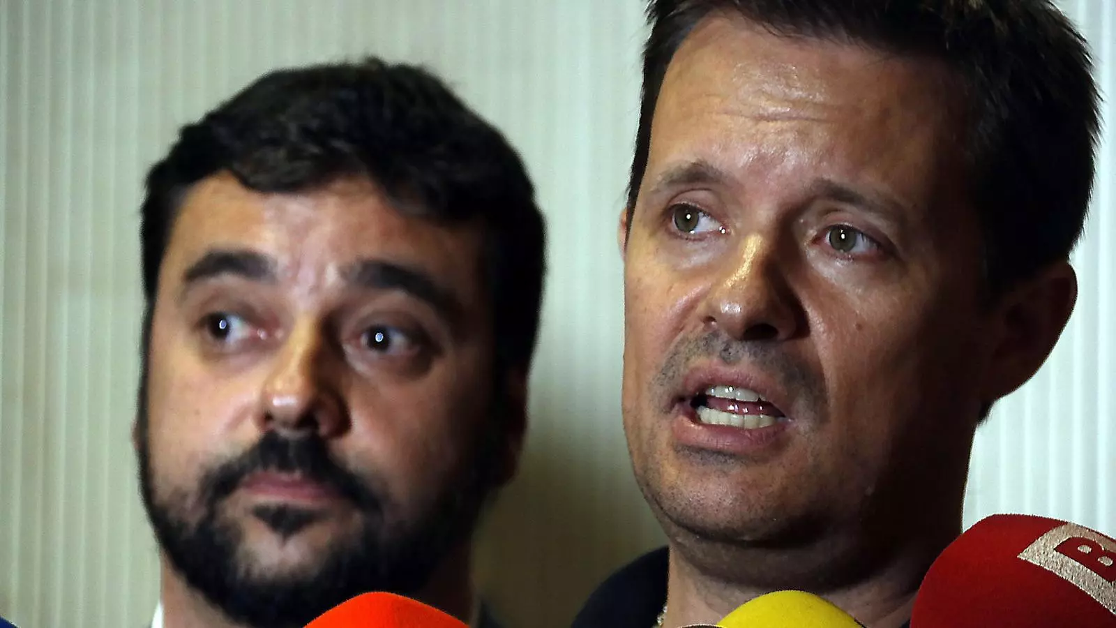 El director general d’Atenció a la Infància i l’Adolescència, Ricard Calvo, atenent els mitjans, en una imatge d’arxiu.