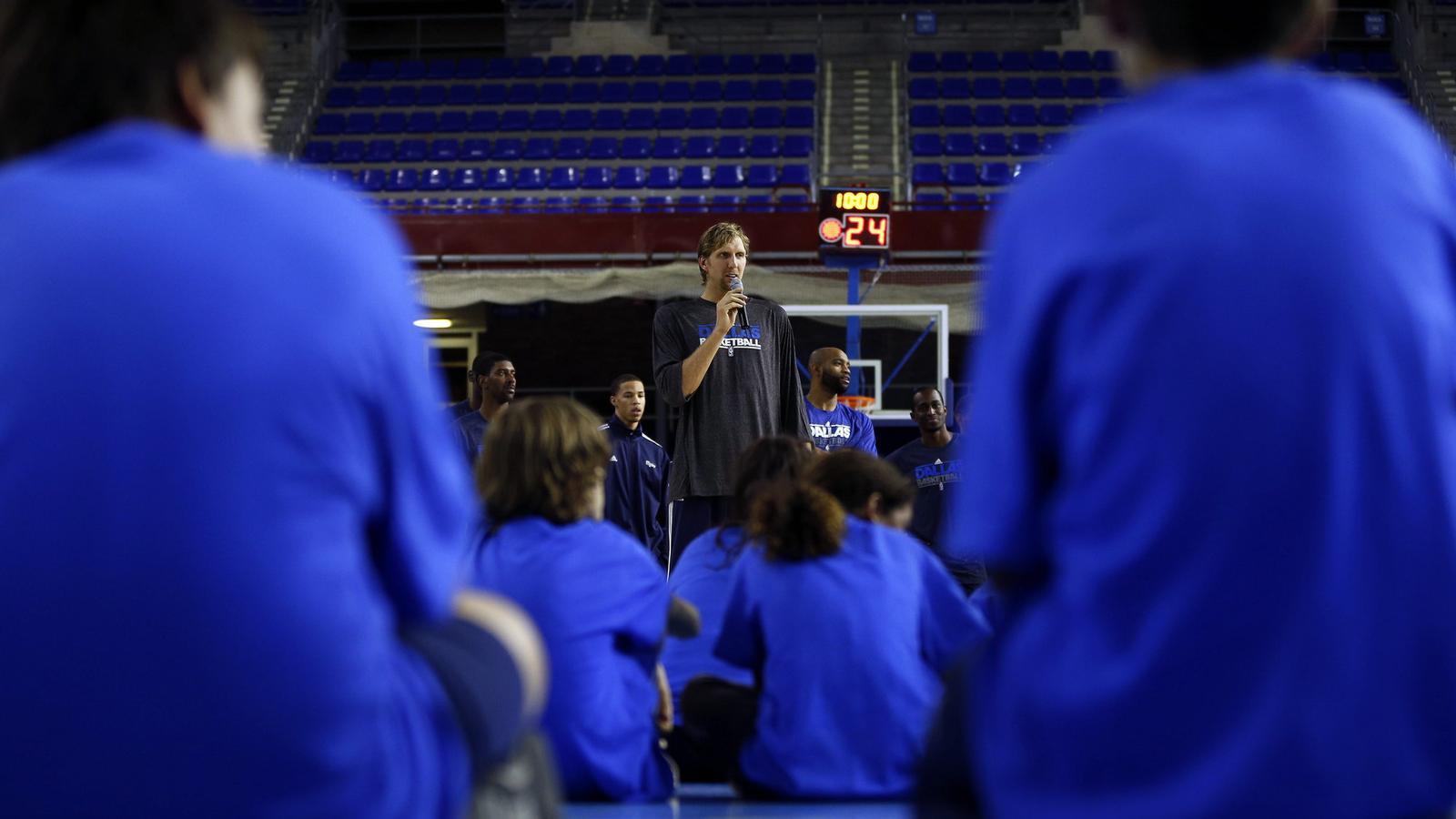 Dirk Nowitzki al Palau Blaugrana, on els Dallas Mavericks es van entrenar ahir al migdia.
