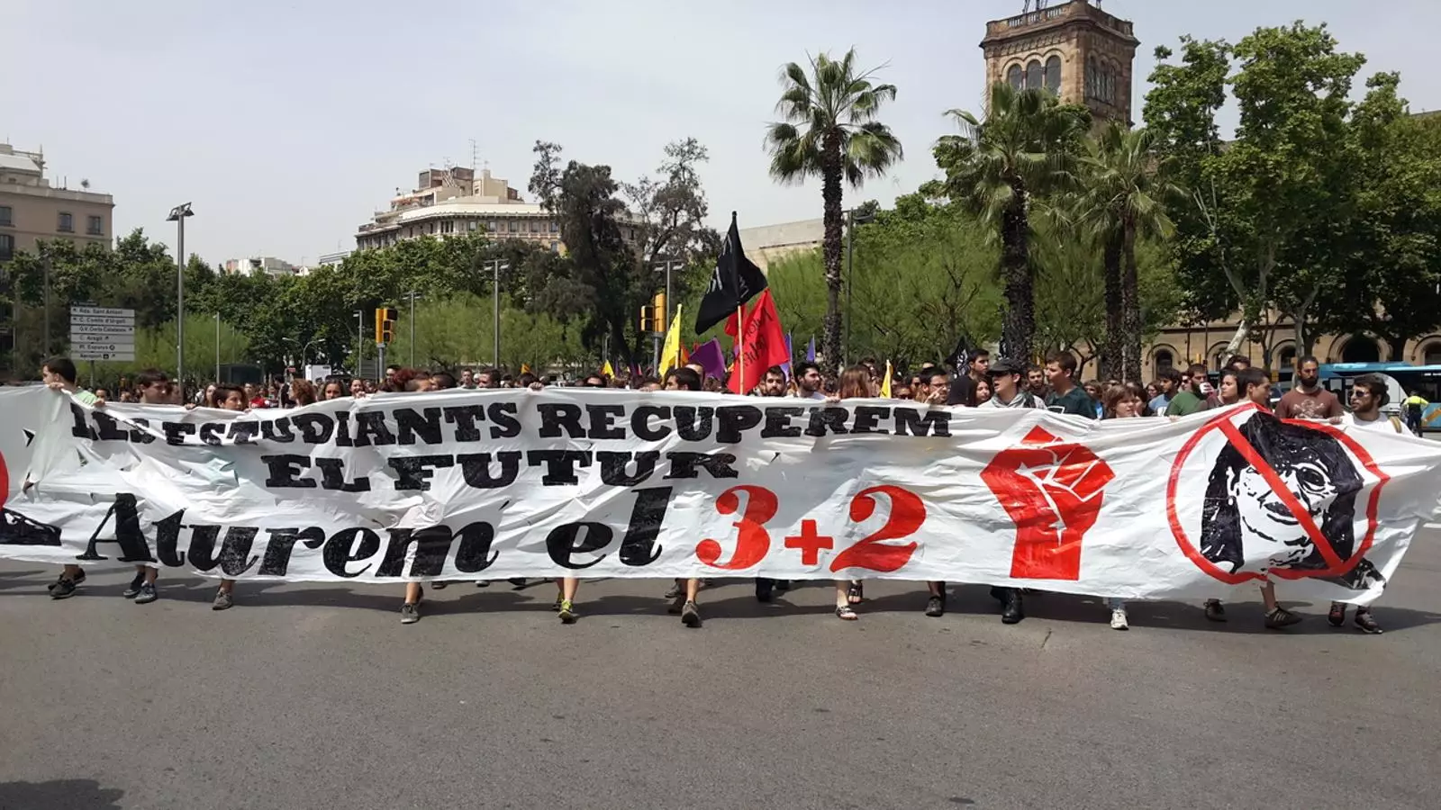 La capçalera de la manifestació d'estudiants