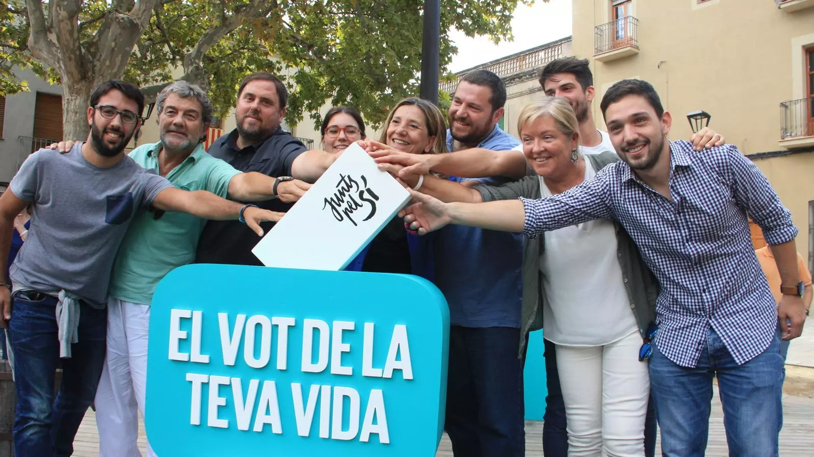 Junqueras, amb altres membres de la candidatura unitària, aquest diumenge / ACN