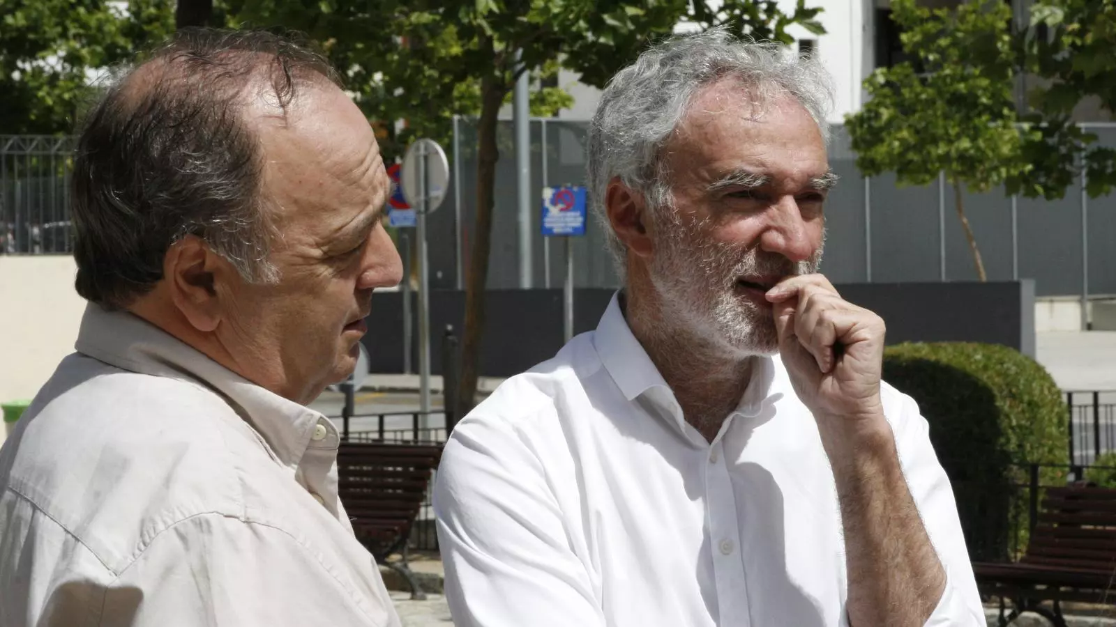 Andrés Nevada (Unió Mollera) i el batle, Miquel Àngel March (Junts Avançam), davant una nova crisi de govern.