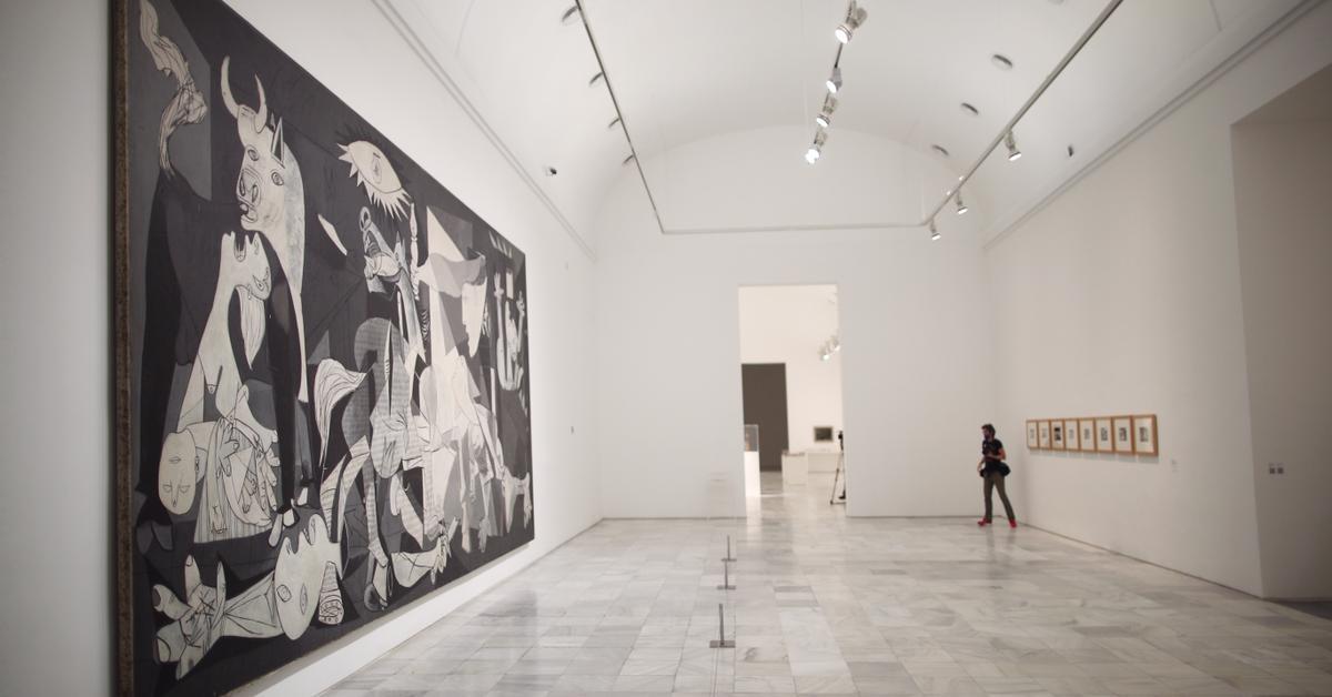 Tot els excessos que ha patit el 'Guernica'