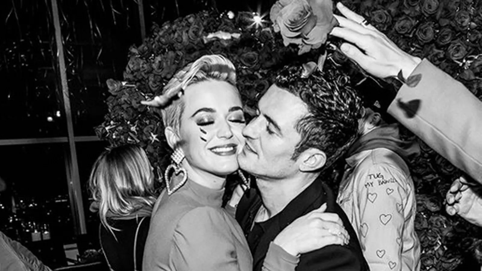 Katy Perry anuncia que està embarassada del seu primer fill en un videoclip