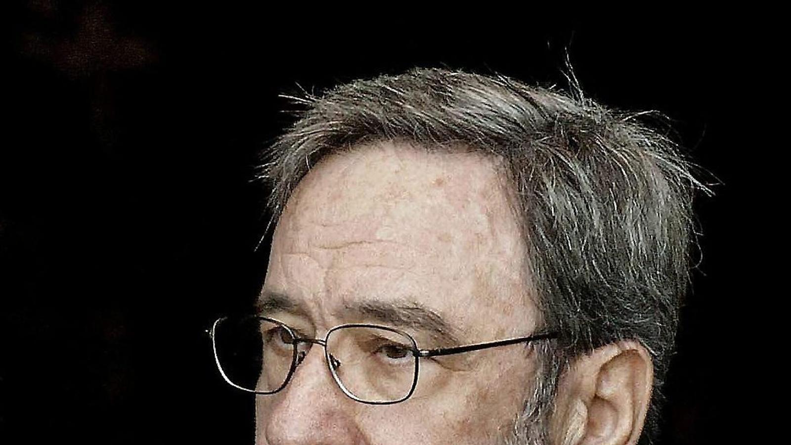01. Julio Fernández (Caixanova). 02. Narcís Serra (Catalunya Caixa). 03. Miguel Blesa (Caja Madrid). 04. José Luis Olivas (Bancaja).