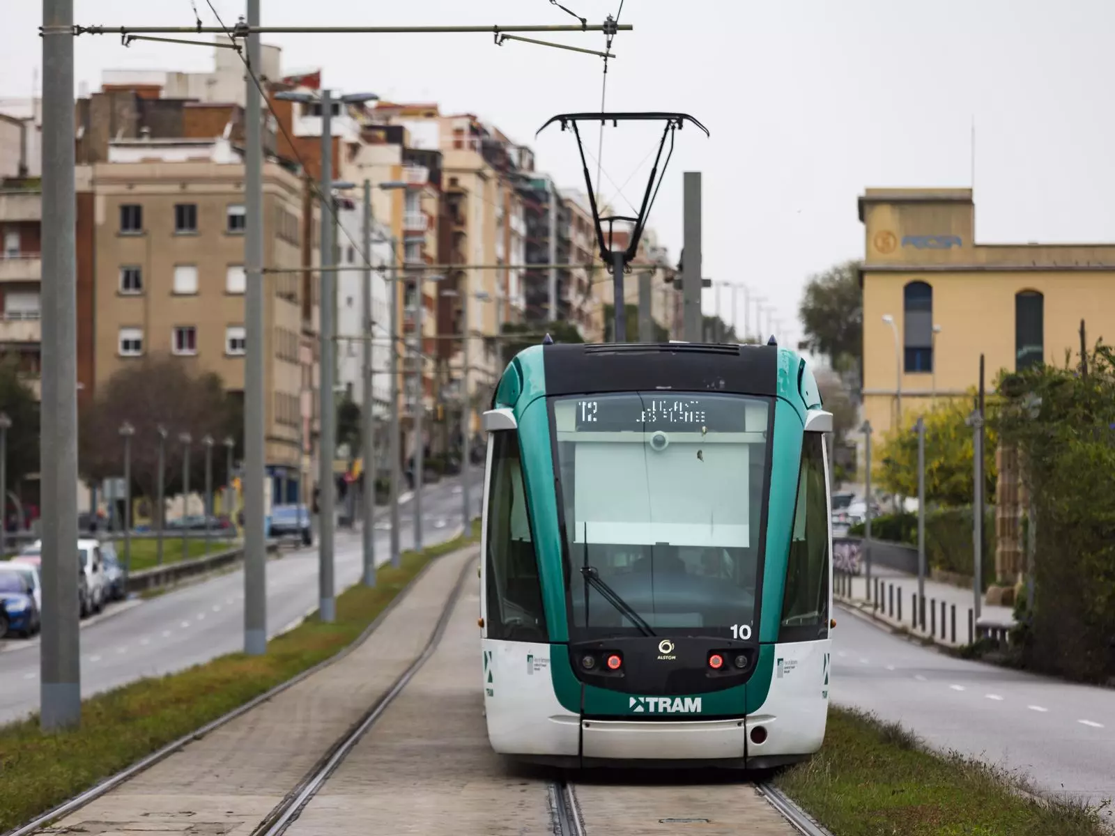 Imatge del TramBaix, que connecta Barcelona amb el Baix Llobregat.