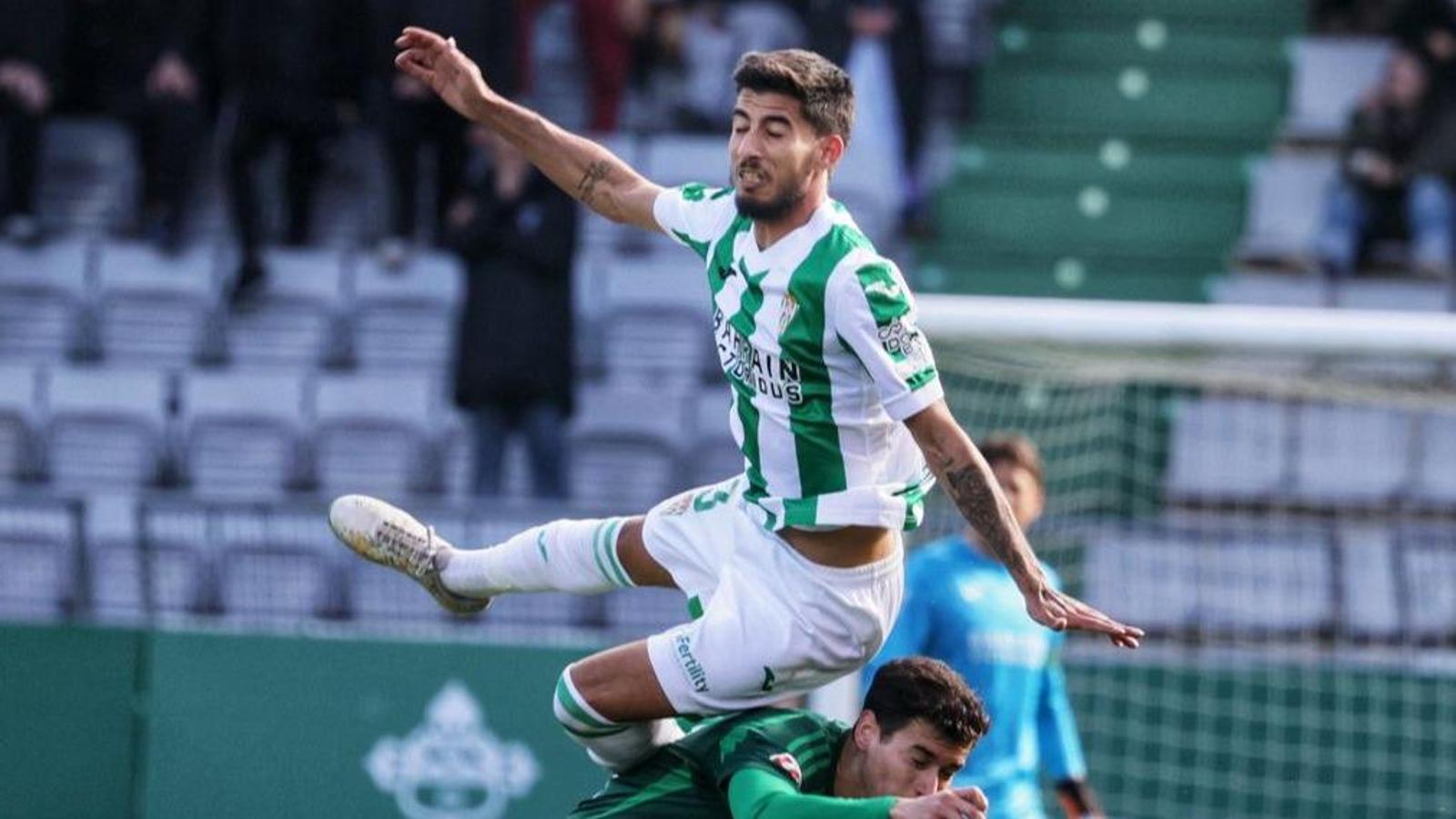 Calderón in a Córdoba match.