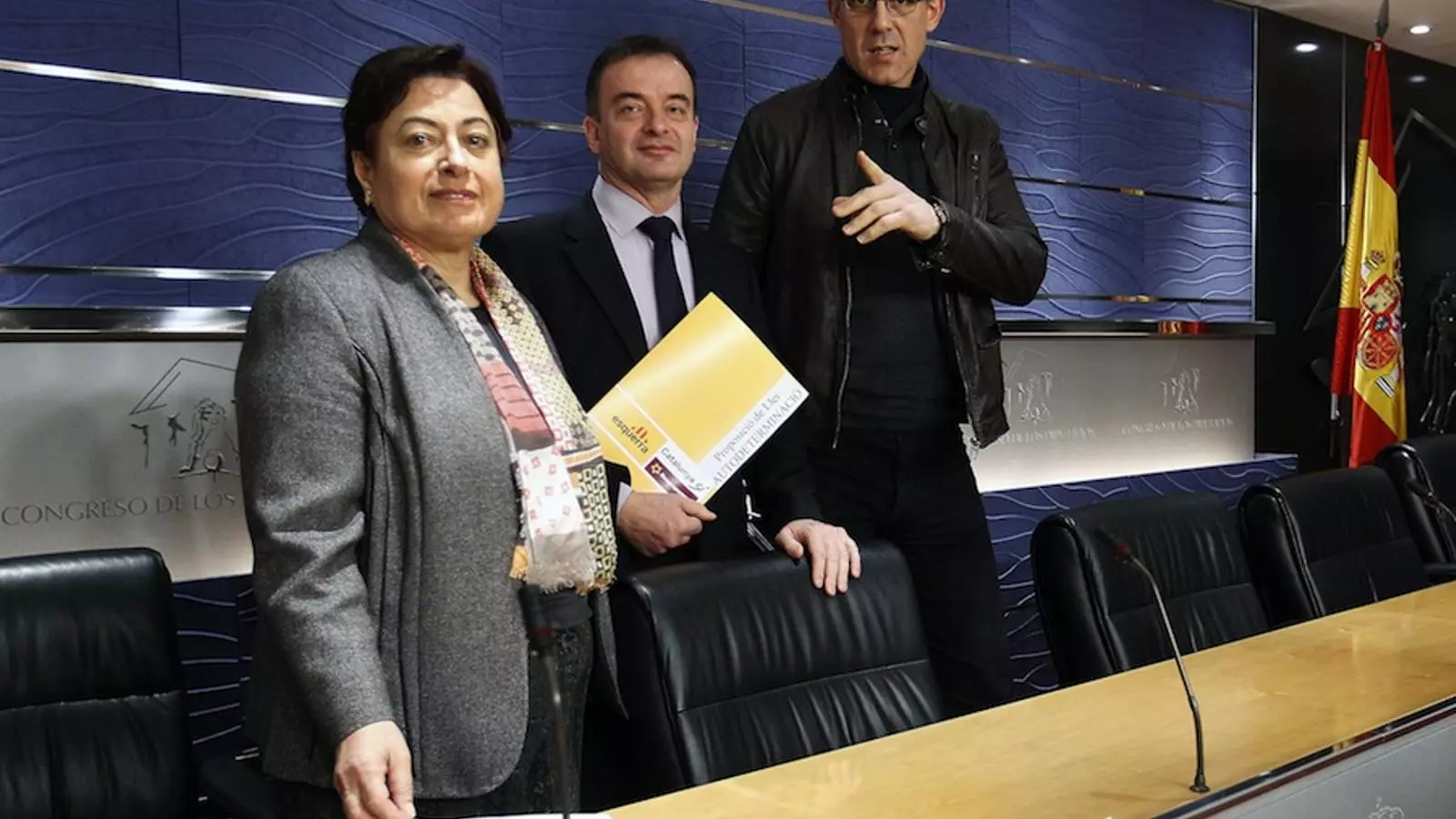 Els portaveus al Congrés de BNG, Olaia Fernández, ERC, Alfred Bosch, i Amaiur, Xabier Mikel Errekondo, just abans de presentar la proposició de llei per permetre el dret a l'autodeterminació / EFE