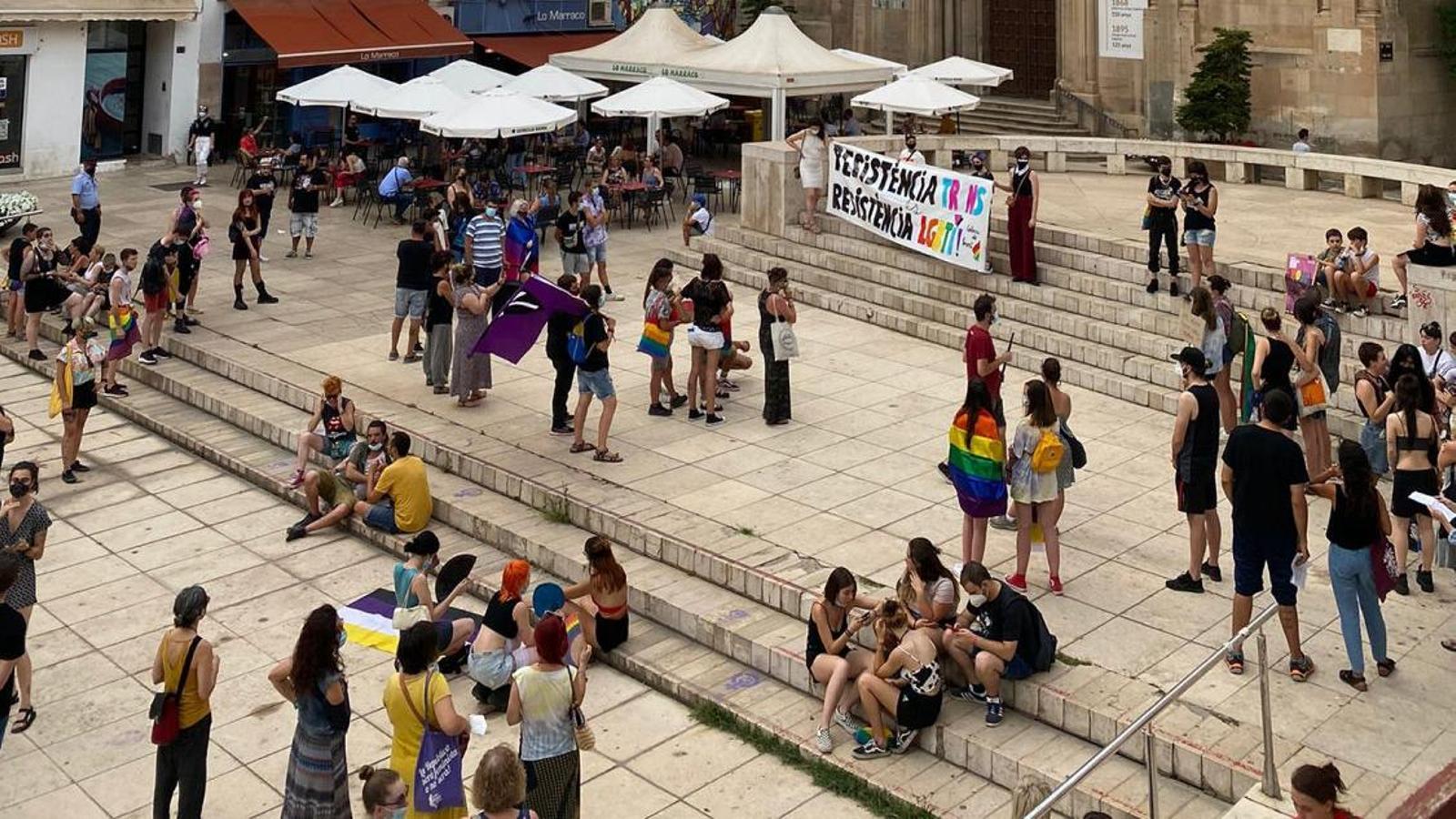 El col·lectiu LGTBI+ es desplega a Ponent