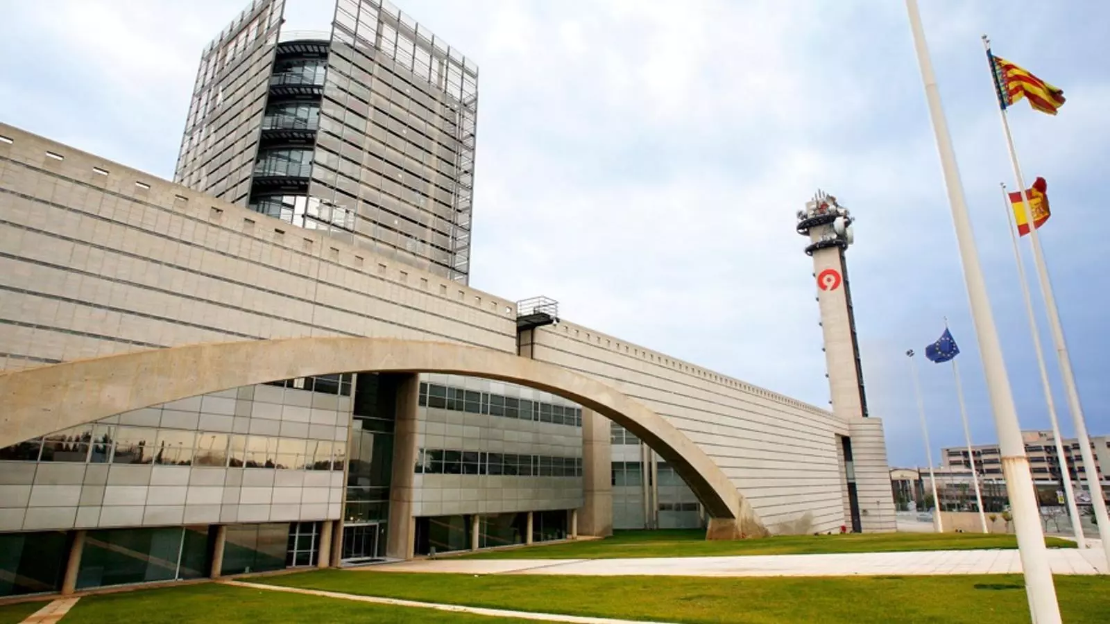 Edifici del centre de produccions de RTVV a Burjassot. / RTVV