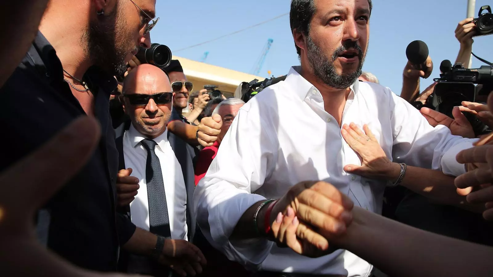 Salvini promet accelerar l’expulsió de sensepapers d’Itàlia