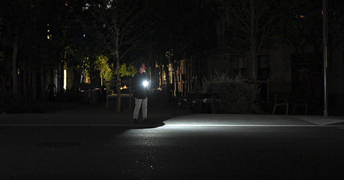 Cellphone Alert Reach: Population Coverage Concerns