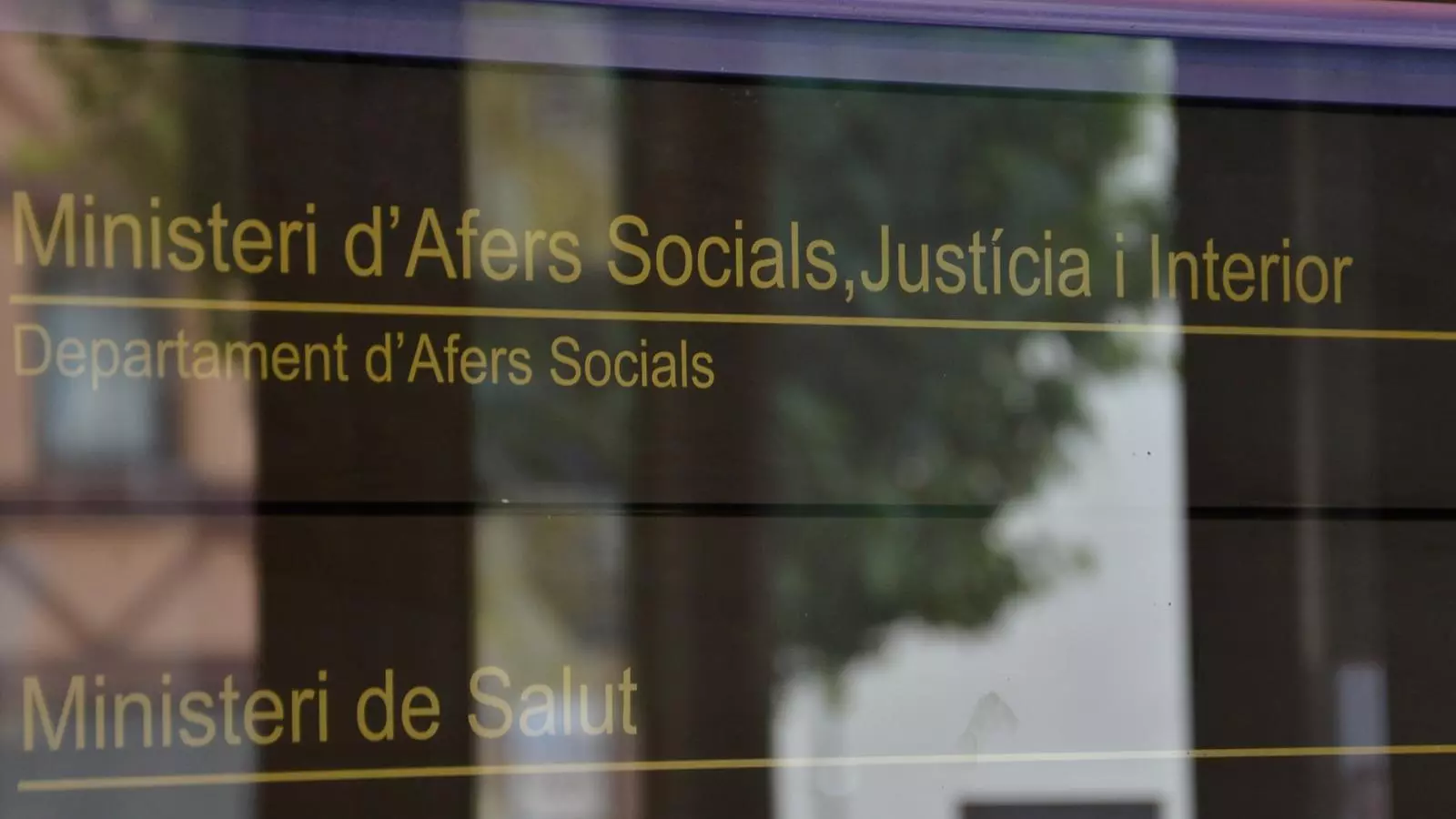 Una imatge de l'entrada de l'edifici on es troba el ministeri d'Afers Socials. / ARXIU ANA