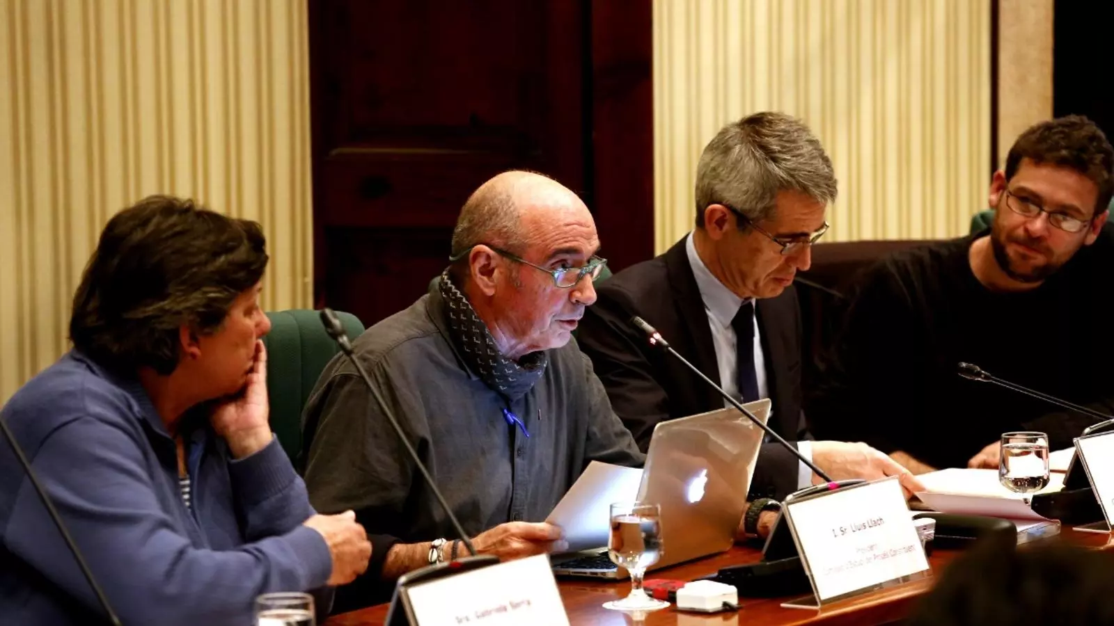 Lluís Llach presidex per primera vegada la comissió sobre el procés constituent / FRANCESC MELCION