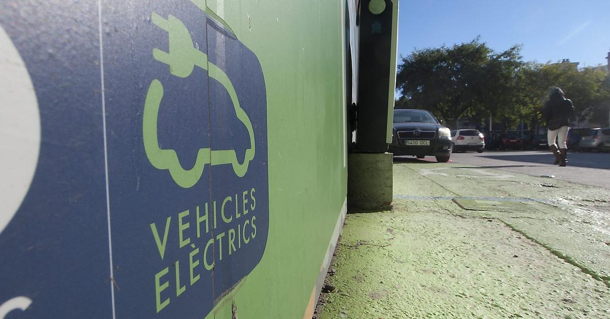 Catalonia, leader in electric car recharging points in a healthy Spain in Europe