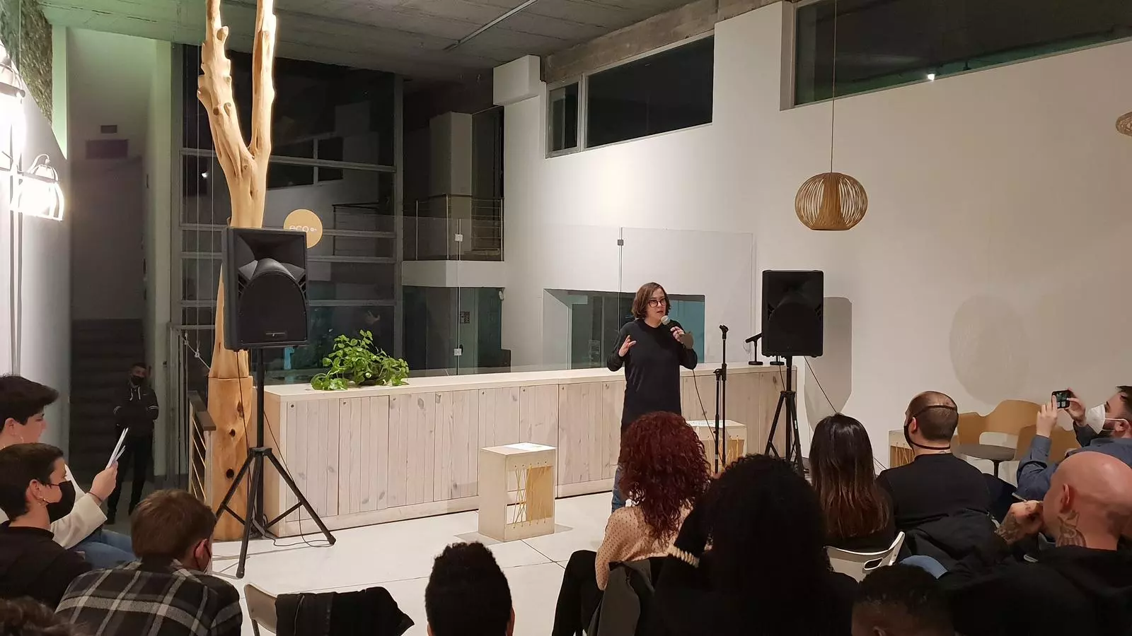 La diputada de la CUP Eulàlia Reguant, en un acte al barri de Lavapiés de Madrid