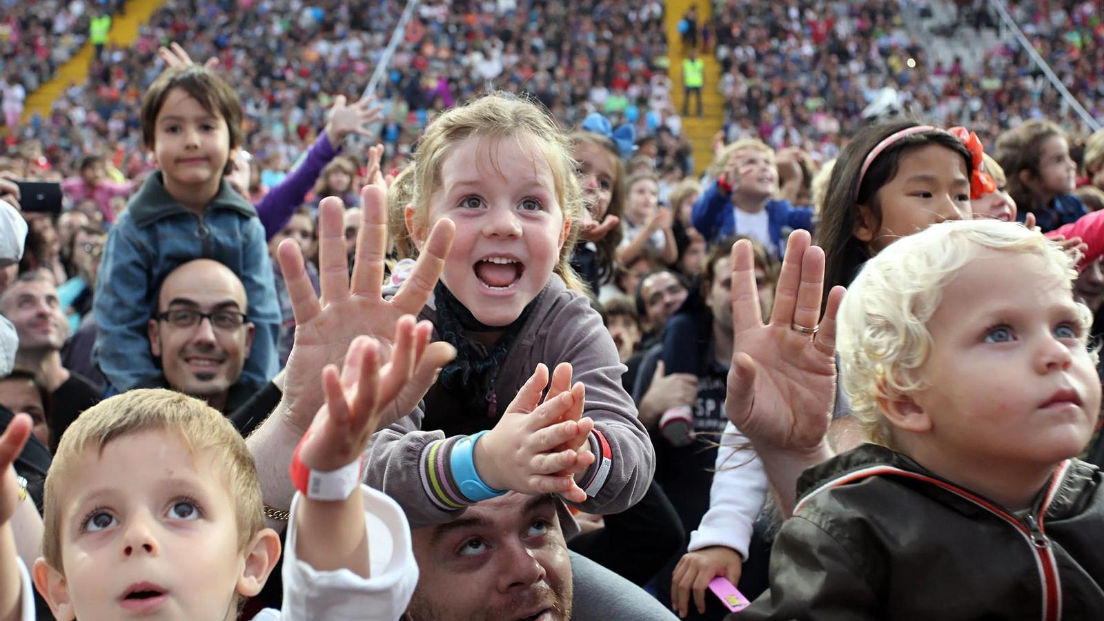 L'ARA ofereix el DVD d'una Festa dels Súpers multitudinària.