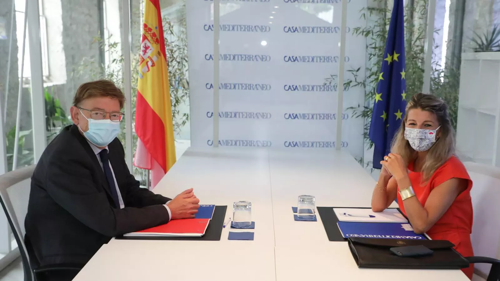 Yolanda Díaz i Ximo Puig en la cimera del 5+5 a Alacant