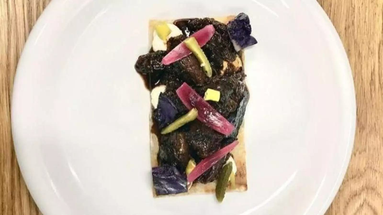 Cua de vaca estofada amb rabe picant i paratha, del restaurant Hisop.