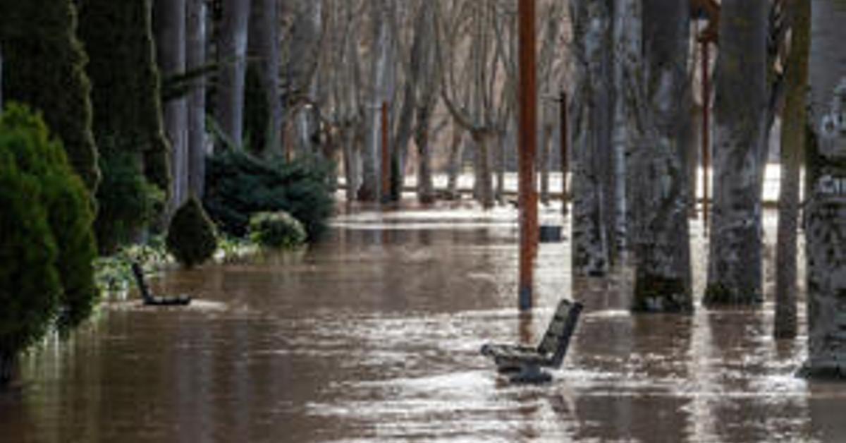 Atlantic Storm: 11,000+ Displaced in Peninsula