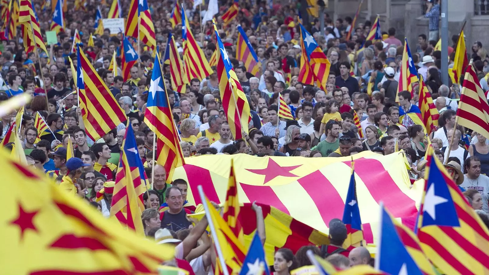 DIADA HISTÒRICA
La manifestació de l'Onze de Setembre del 2012 va mostrar al món una realitat que les enquestes ja havien detectat des de feia temps.