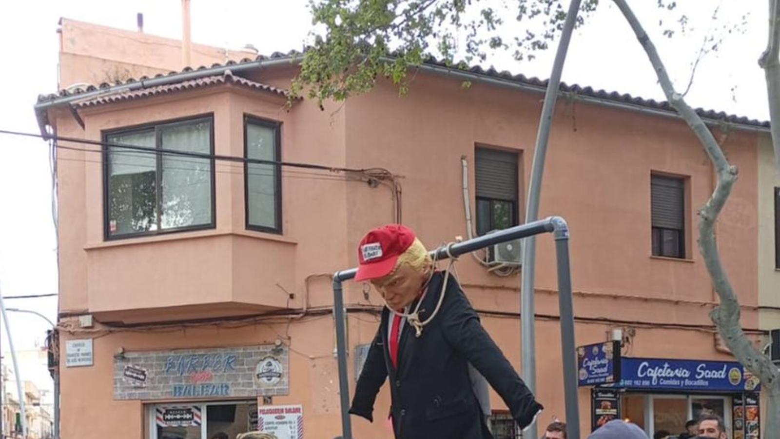 Figura de Donald Trump a la manifestació