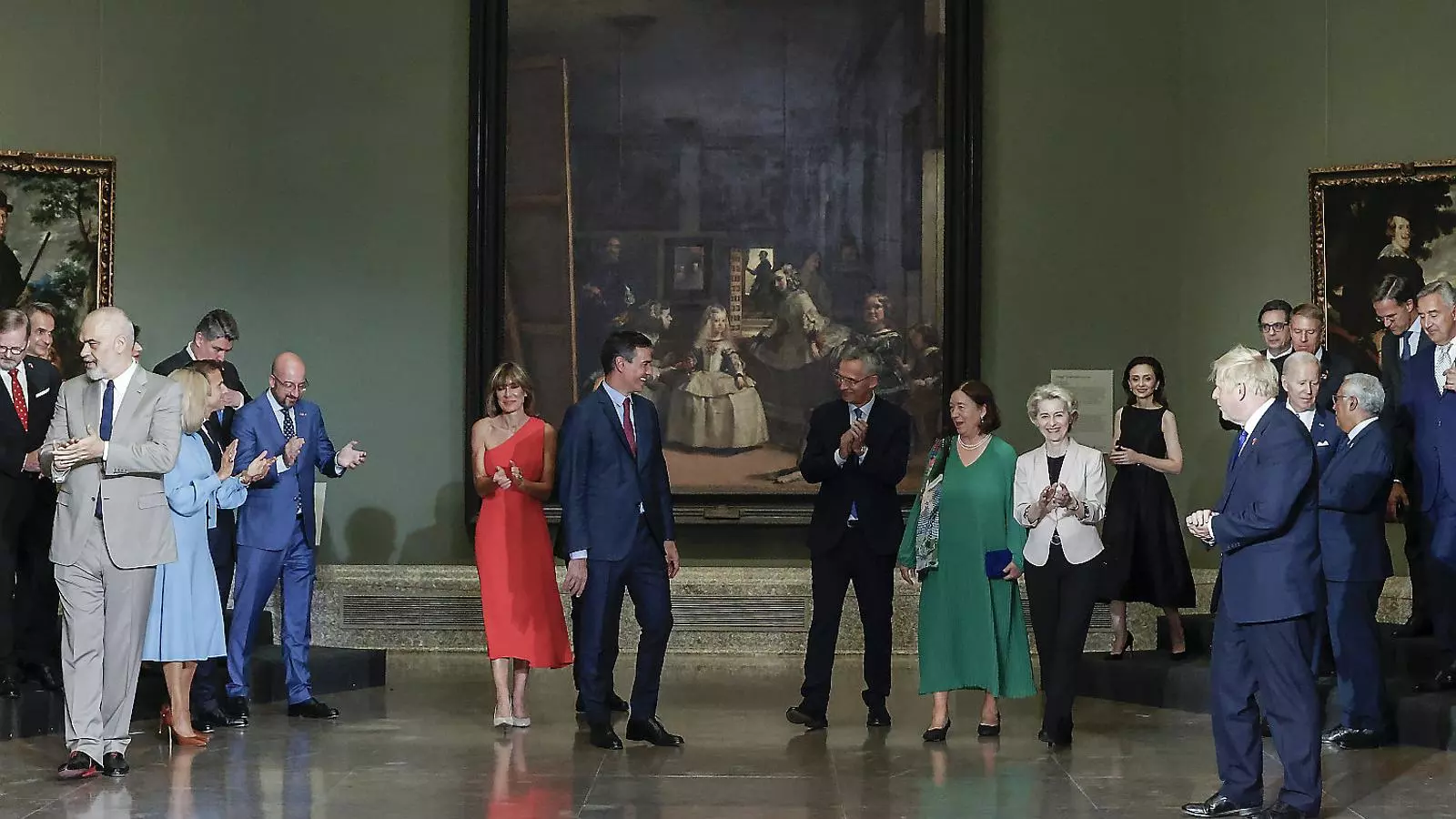 El president espanyol, Pedro Sánchez, amb els líders de l’OTAN al Museu del Prado.