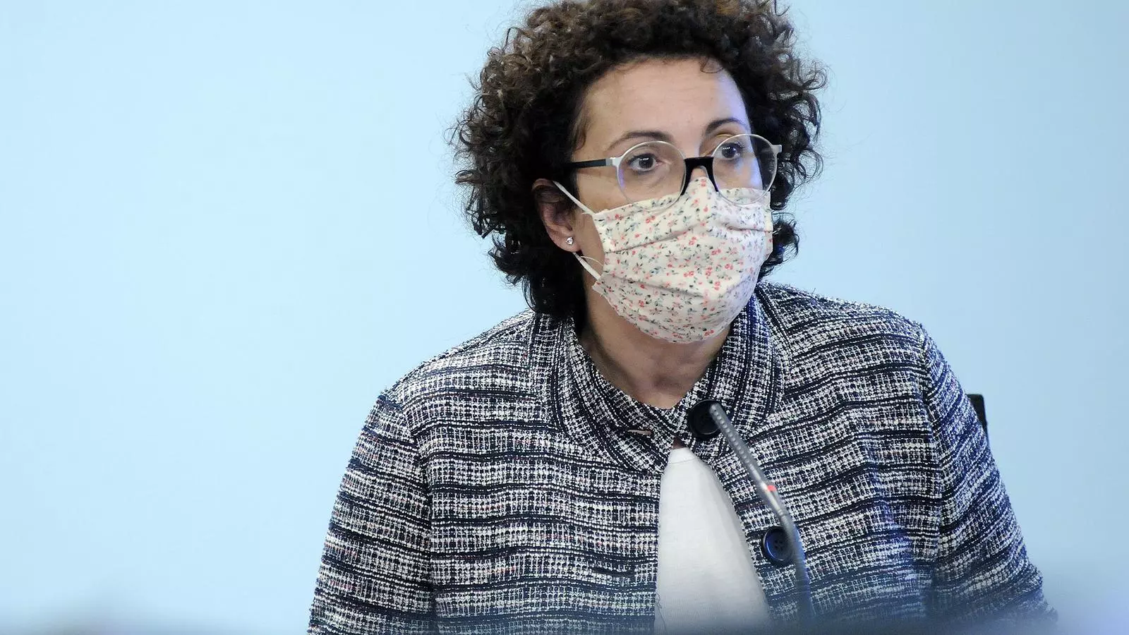 La ministra de Funció Pública, Judith Pallarés, durant la roda de premsa posterior al consell de ministres / SFG