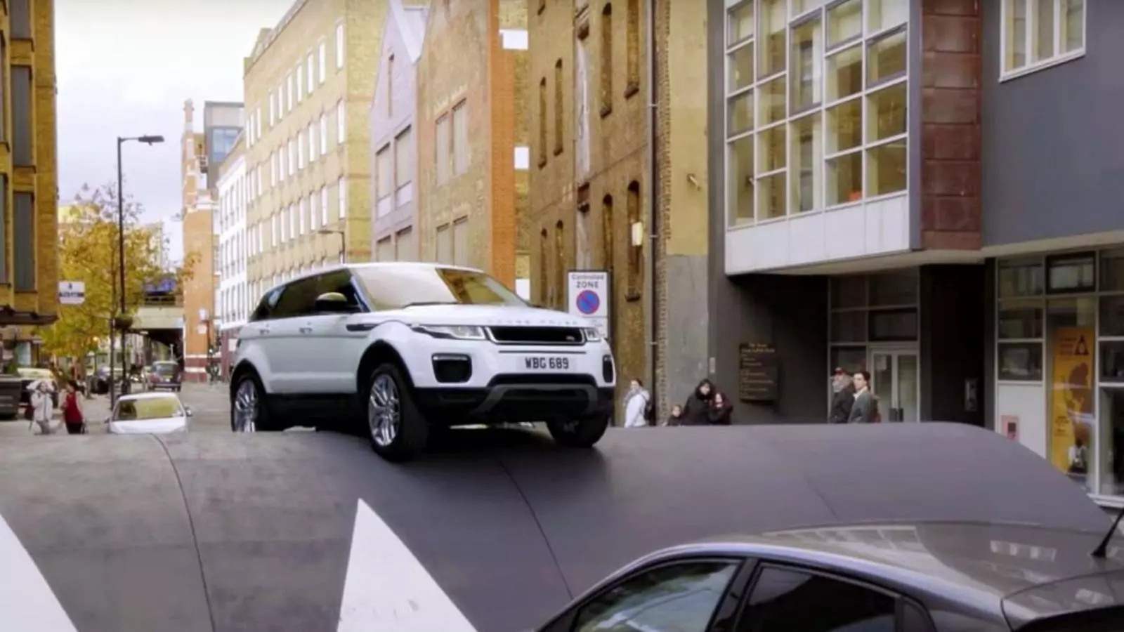 El Range Rover Evoque reivindica les capacitats d’un SUV urbà (Vídeo)