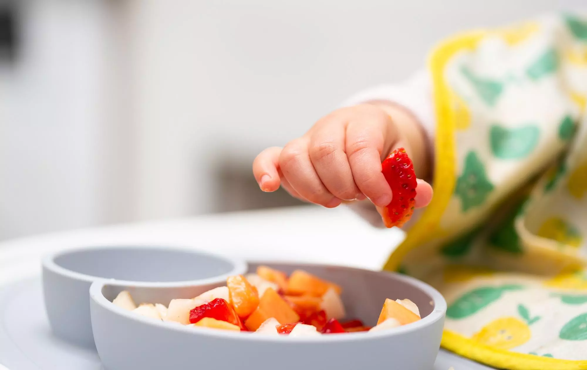 Un primer consell per a l'alimentació dels nadons: aprofitar la fruita de temporada.
