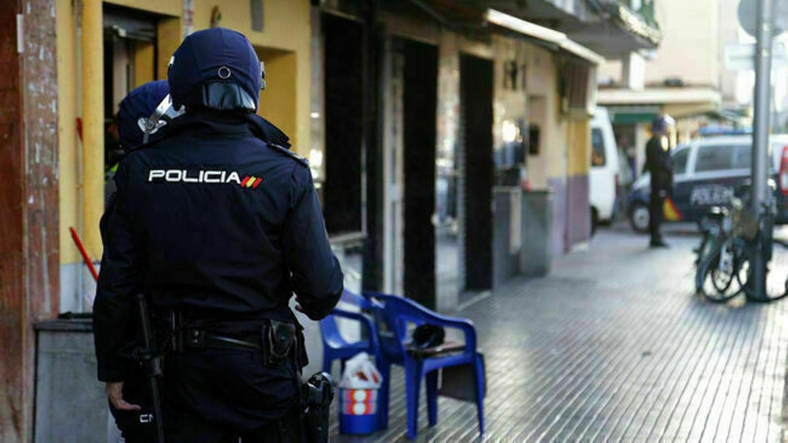 Policia Nacional a una detenció a Palma