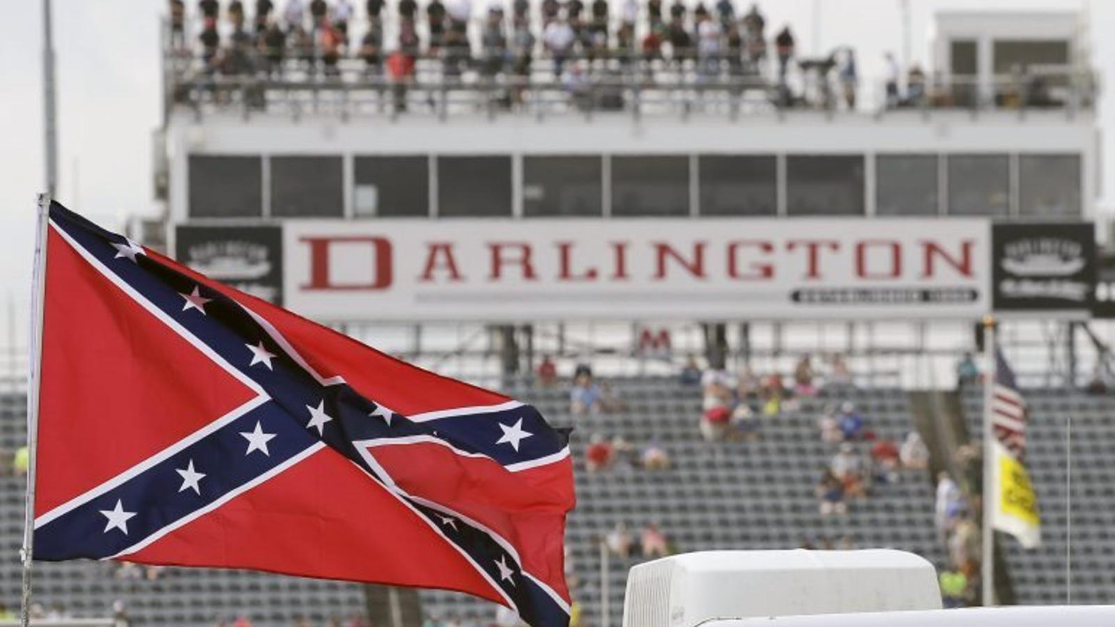 La NASCAR prohibeix les banderes confederades