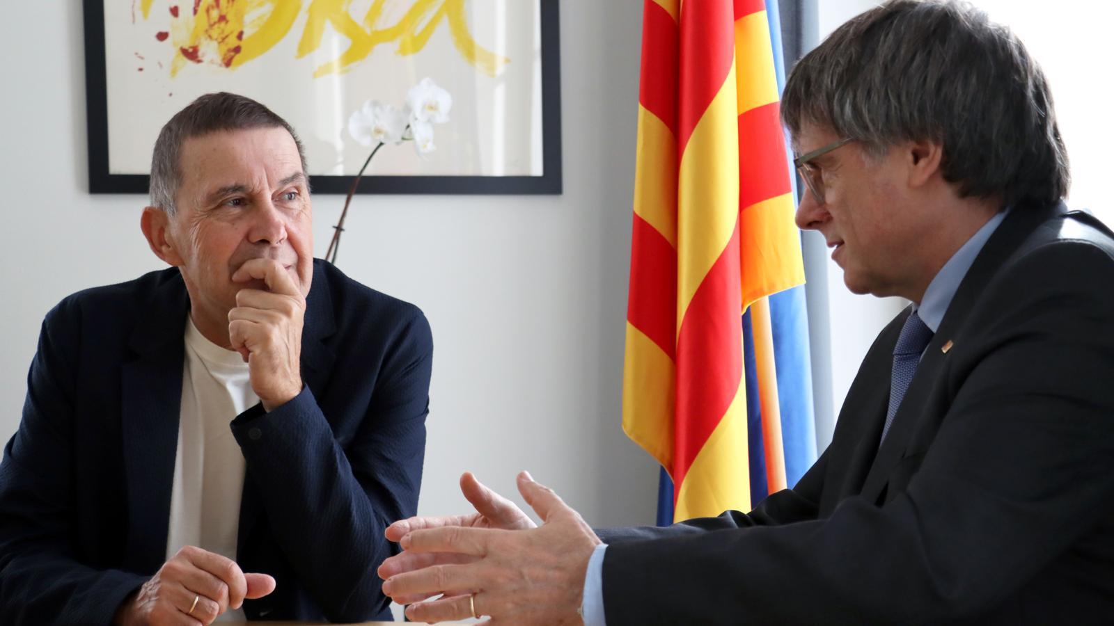 The former president Carles Puigdemont and the leader of EH Bildu, Arnaldo Otegi, met in Waterloo