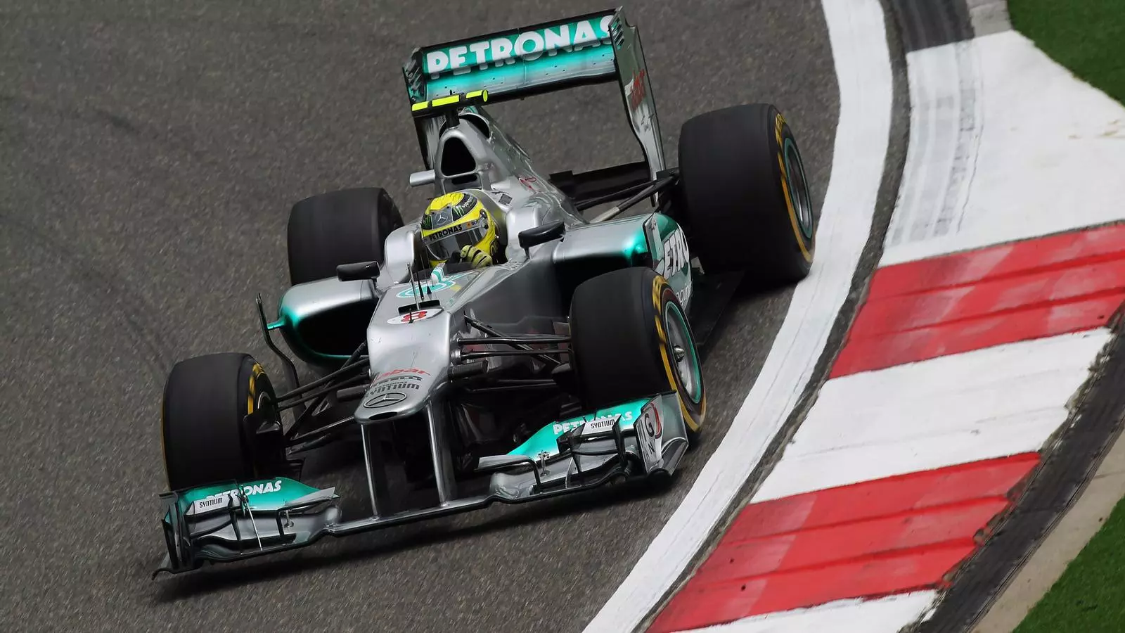 L'alemany Nico Rosberg va aconseguir la pole al Gran Premi de la Xina, la primera de la seva carrera esportiva.