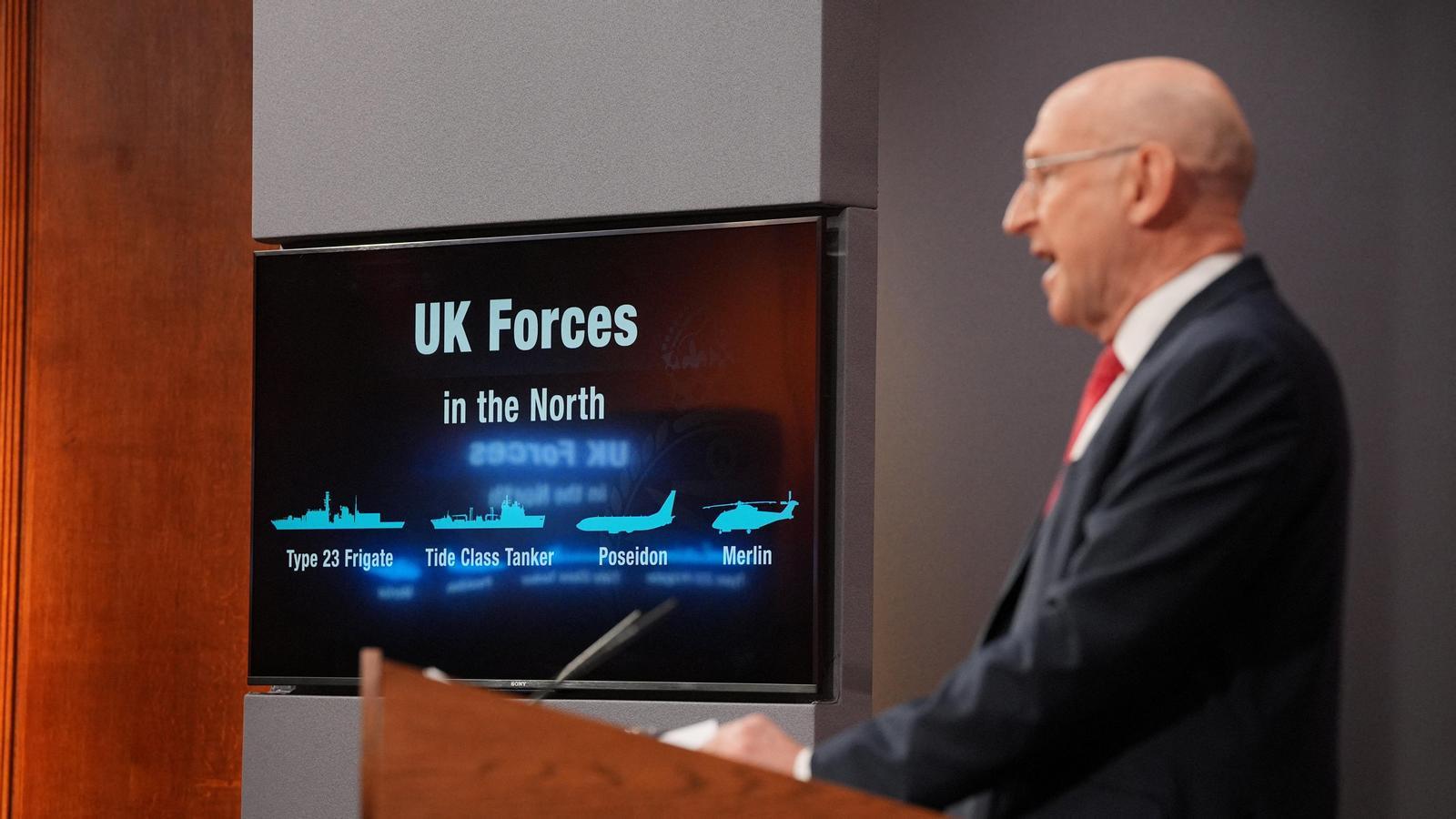 John Healey, ministre de Defensa britànic, durant la conferència de premsa d'aquest dijous a Downing Street per informar de l'operació contra tres submarins russos.