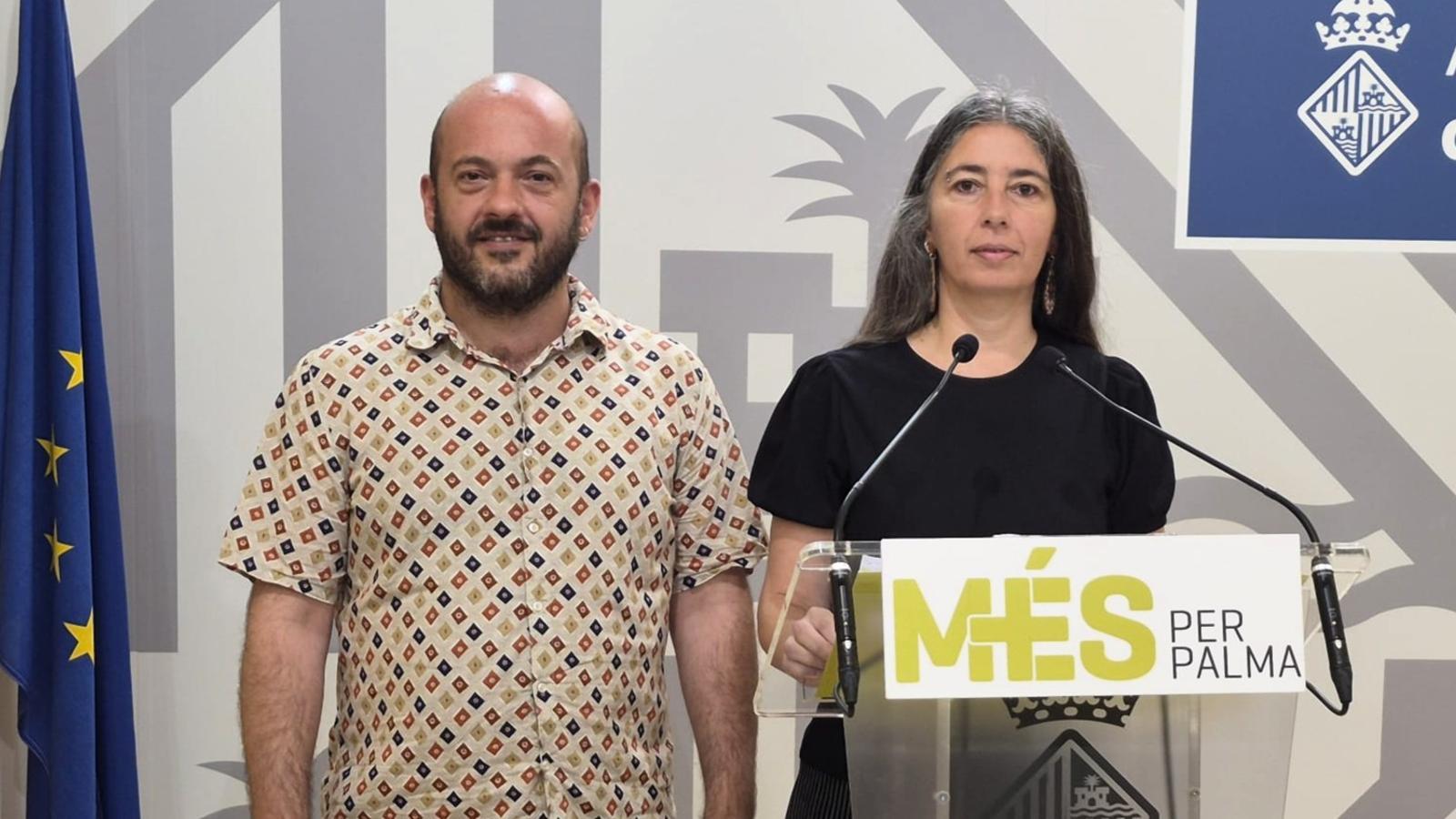 Miquel Àngel Contreras and Neus Truyol during the press conference.