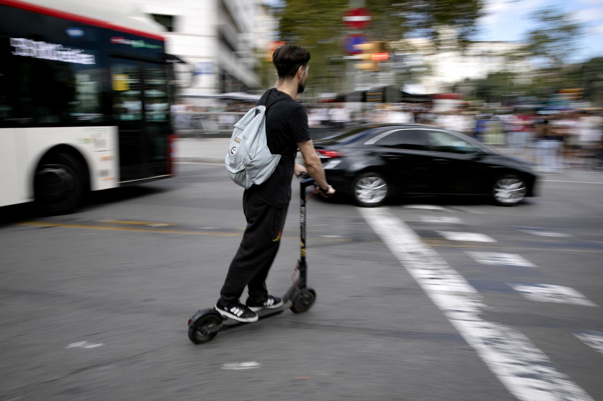 Patinets elèctrics i menors d’edat, un binomi molt inestable.