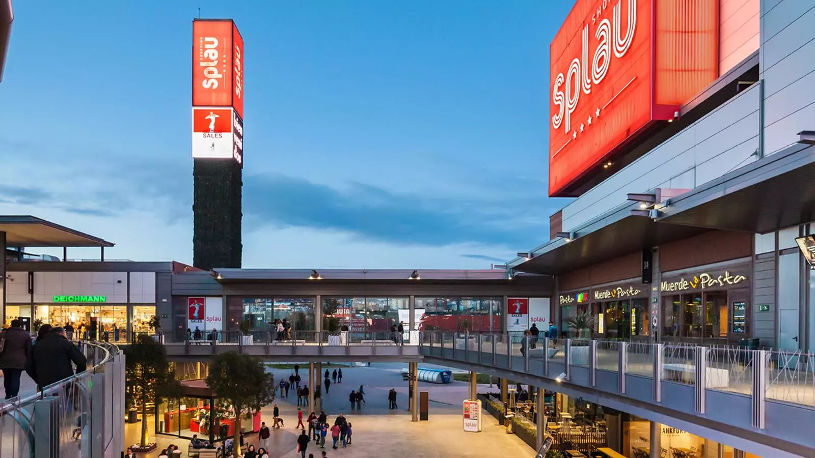 El centro comercial Splau se edificó sobre unos terrenos que el Espanyol vendió el 2003
