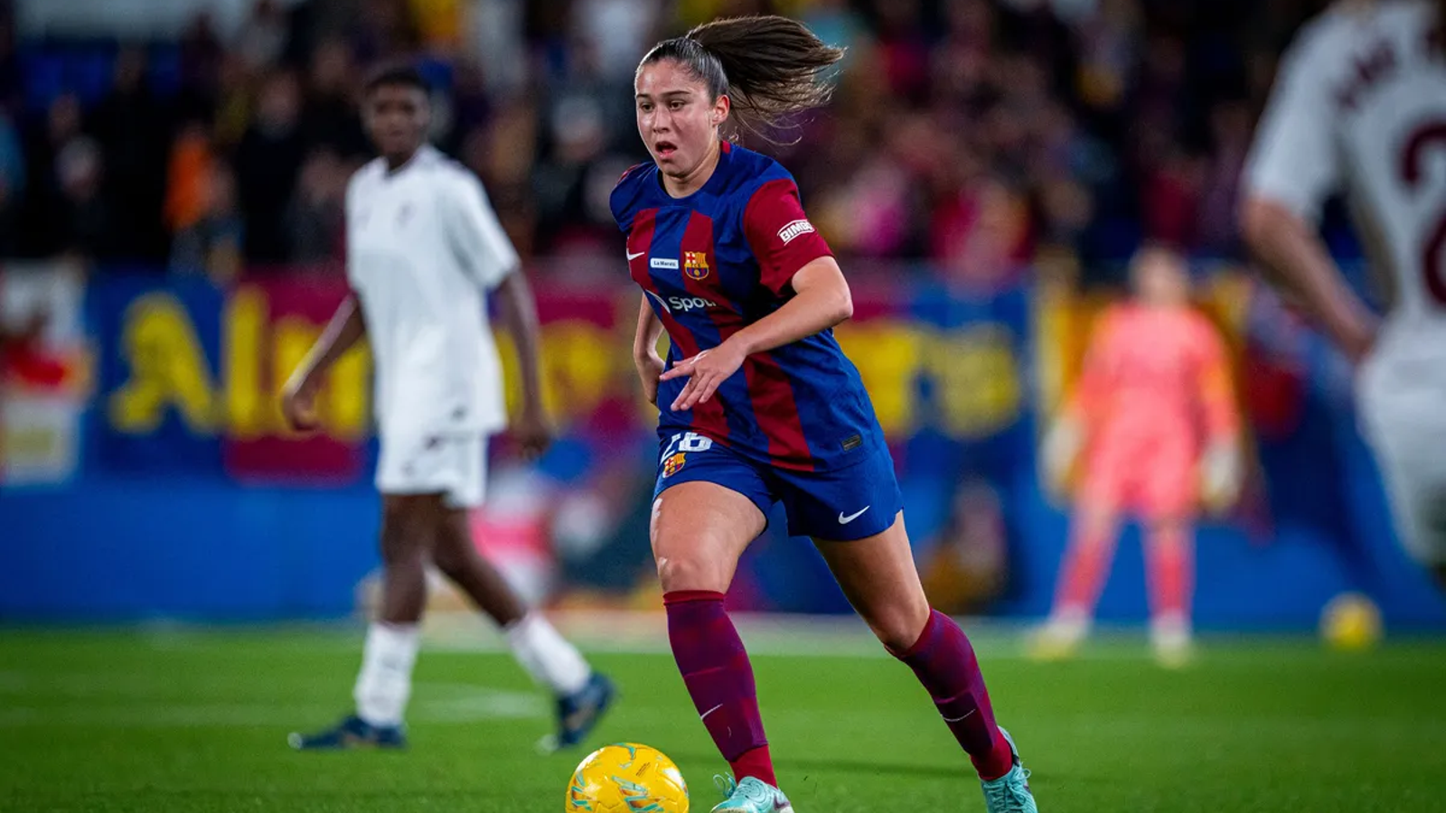 Giulia Dragoni jugando un partido con el FC Barcelona
