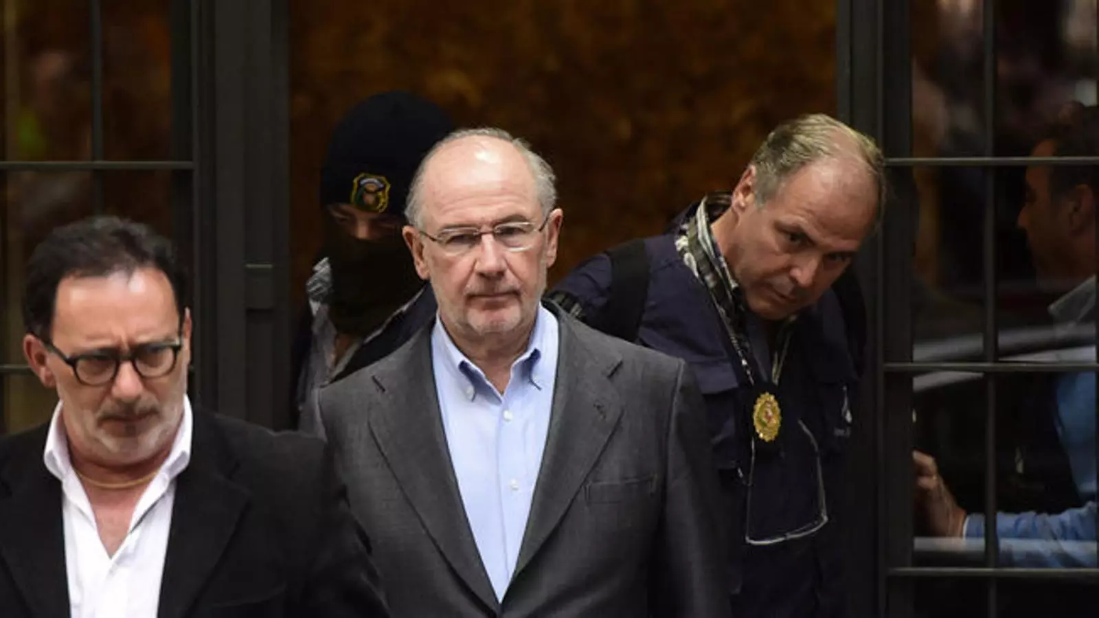 El jutge arxiva la peça sobre els suposats pagaments de La Caixa a Rato