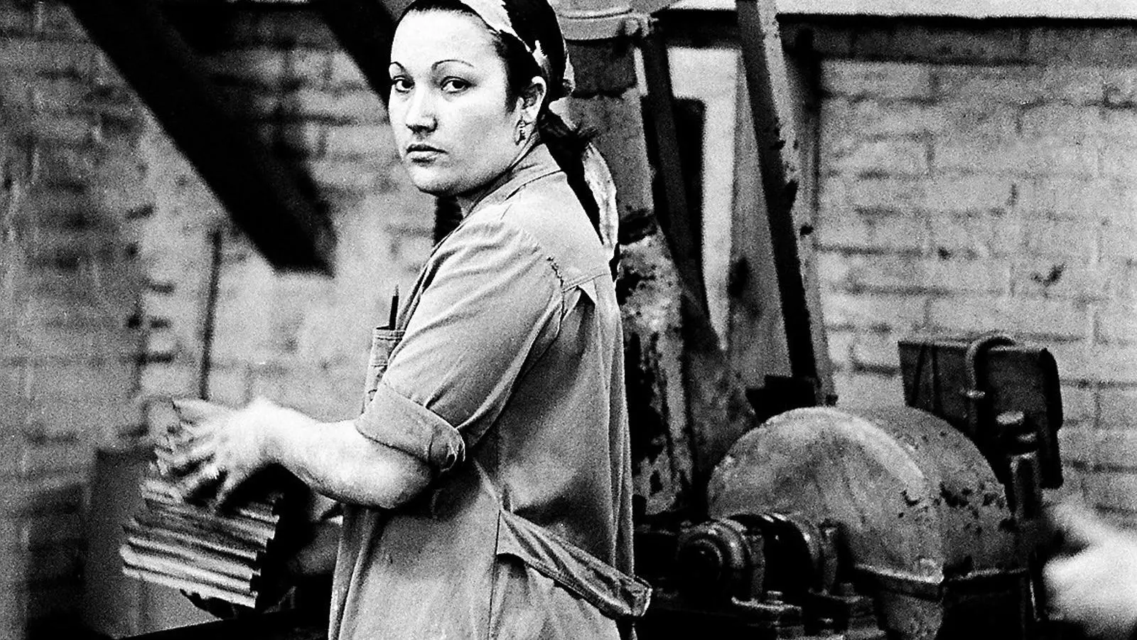 Algunes de les imatges que es poden veure al llibre Antifémina. Són retrats de dones diverses: treballadores, gitanes, monges, majorets... Imatges quotidianes que ens revelen una història oculta, la de les dones i la seva vida, que havia estat invisibilitzada fins llavors.